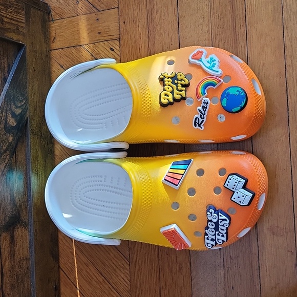 Free and Easy Crocs M5 W7 - Picture 3 of 5
